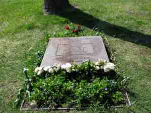 Fazlur R. Khan gravesite